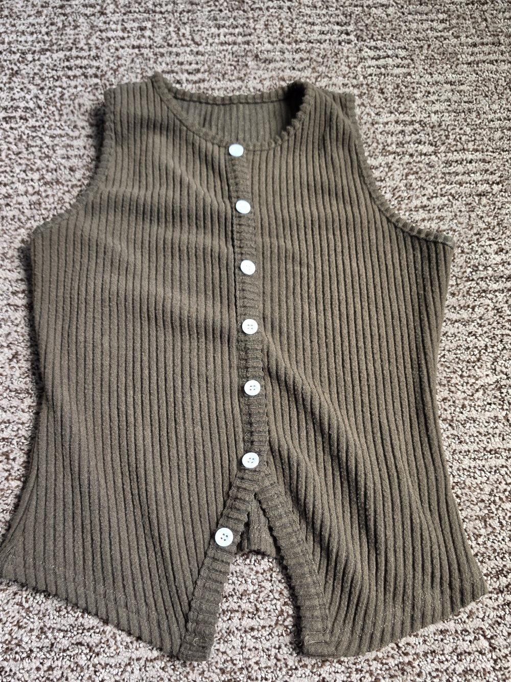 SHEIN Olive Ribbed Button-Front Tank Top